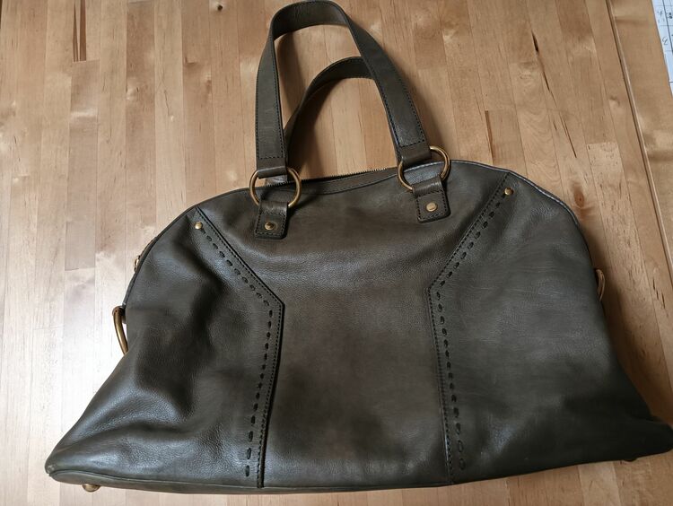 イブサンローラン  （ブランドバッグ）の商品画像 - 査定依頼日：2025年10月6日 - 最高査定価格：20,000円