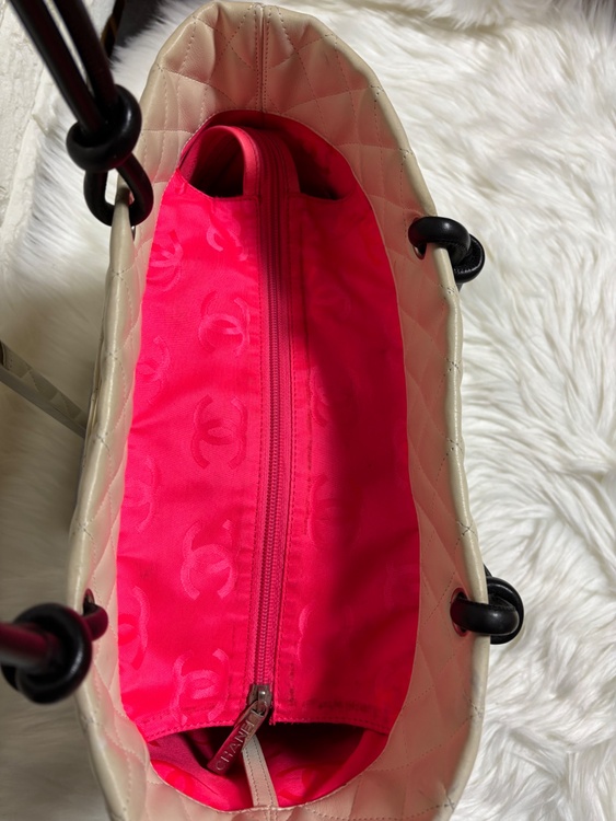 CHANEL カンボンライン トートーバッグ ホワイト（ブランドバッグ）の商品画像 - 査定依頼日：2025年12月7日 - 最高査定価格：220,000円