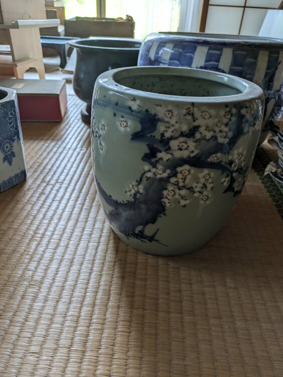 火鉢（美術品・骨董品）の商品画像 - 査定依頼日：2026年6月30日 - 最高査定価格：3,000円