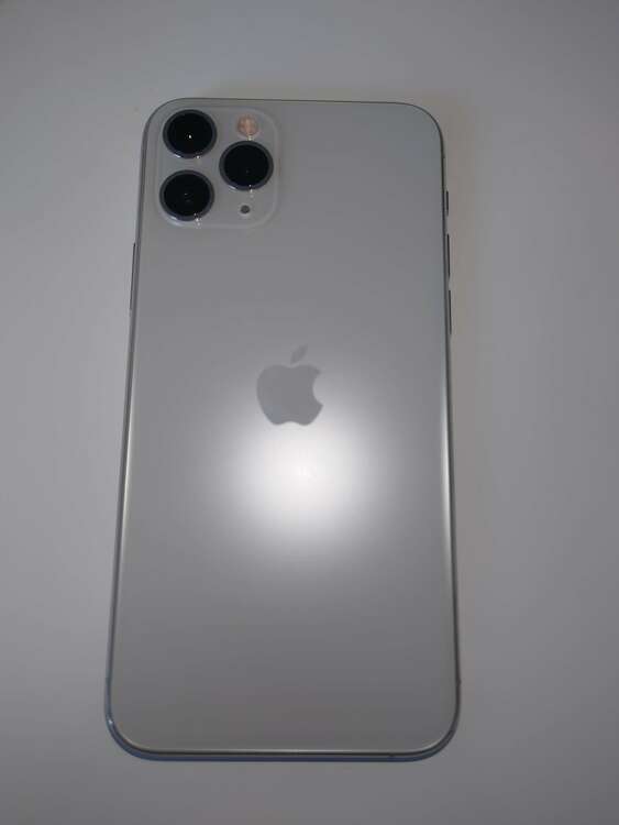 C39ZF0FHN6Y3（スマホ）の商品画像 - 査定依頼日：2025年4月12日 - 最高査定価格：17,000円