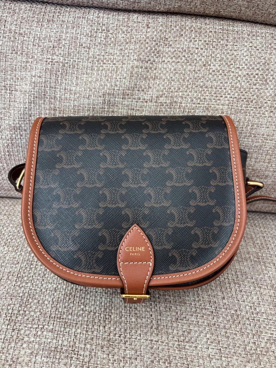 セリーヌ  （ブランドバッグ）の商品画像 - 査定依頼日：2026年4月6日 - 最高査定価格：150,000円