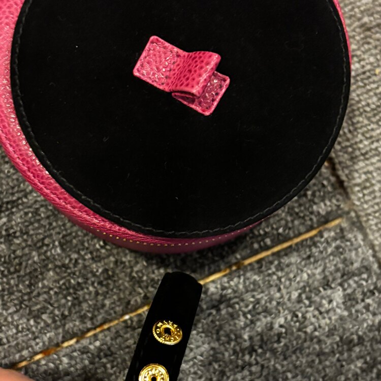 キャビアスキンジュエリーケース（ブランド財布・小物）の商品画像 - 査定依頼日：2025年5月8日 - 最高査定価格：30,000円