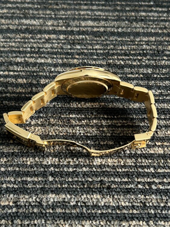 コスモグラフデイトナ（高級時計）の商品画像 - 査定依頼日：2025年1月27日 - 最高査定価格：5,500,000円