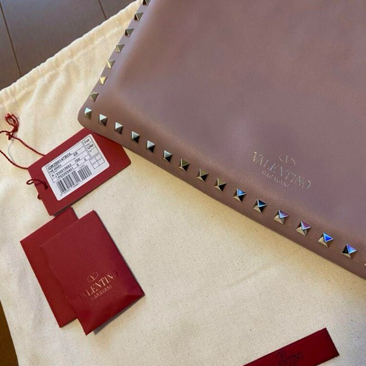 ヴァレンティノ　クラッチ（ブランドバッグ）の商品画像 - 査定依頼日：2025年4月6日 - 最高査定価格：15,000円