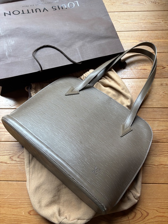 ルイヴィトン エピ （ブランドバッグ）の商品画像 - 査定依頼日：2025年9月26日 - 最高査定価格：55,000円