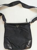 プラダ  （ブランドバッグ）の商品画像 - 査定依頼日：2025年10月31日 - 最高査定価格：35,000円