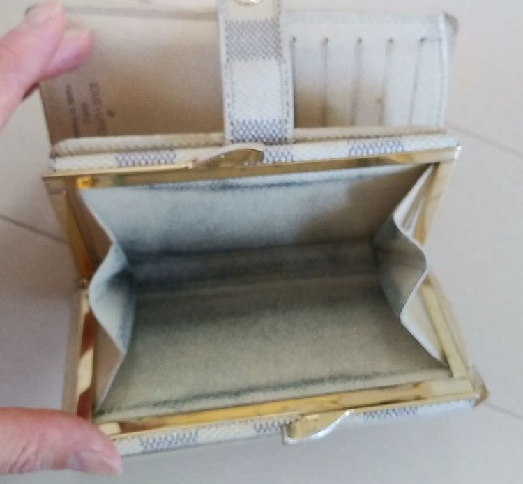 ヴィトン（ブランド財布・小物）の商品画像 - 査定依頼日：2022年6月27日 - 最高査定価格：1,500円