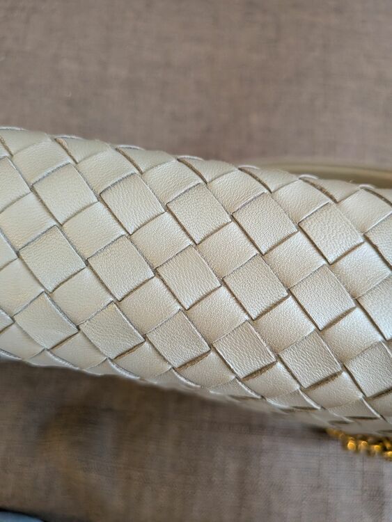 ボッテガ・ヴェネタ  （ブランドバッグ）の商品画像 - 査定依頼日：2025年12月3日 - 最高査定価格：80,000円