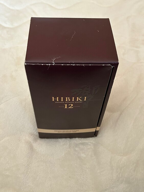 サントリー響 12年（お酒）の商品画像 - 査定依頼日：2025年1月1日 - 最高査定価格：40,000円