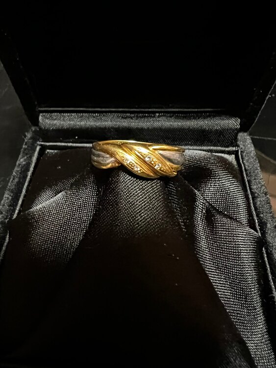 k18 pt900コンビ指輪0.03ct（金・貴金属）の商品画像 - 査定依頼日：2025年1月22日 - 最高査定価格：42,000円