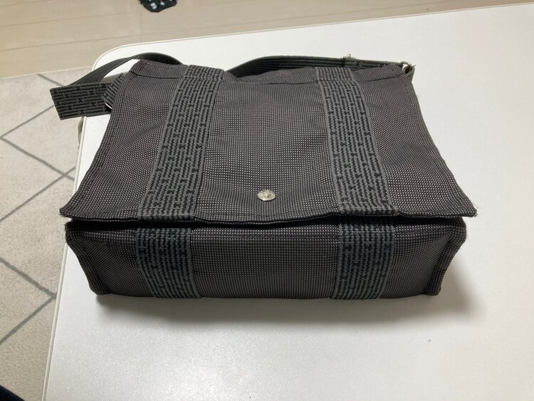 バサス　ショルダーバッグ（ブランドバッグ）の商品画像 - 査定依頼日：2025年3月12日 - 最高査定価格：20,000円