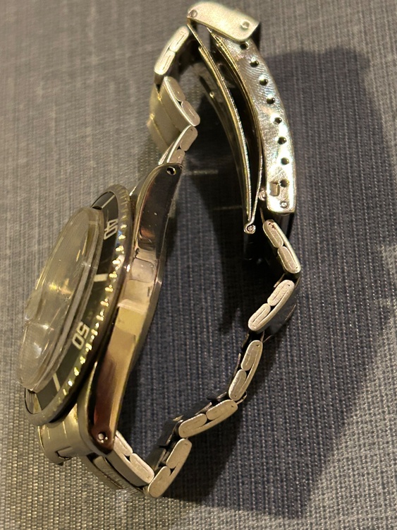 ロレックス パーペチュアルデイト 250010 / D693162 / 1570 / 168（高級時計）の商品画像 - 査定依頼日：2026年3月22日 - 最高査定価格：3,600,000円