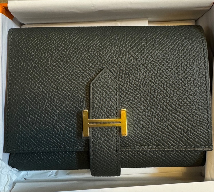 HERMES ベアンコンビネ 3つ折り（ブランド財布・小物）の商品画像 - 査定依頼日：2025年9月10日 - 最高査定価格：100,000円