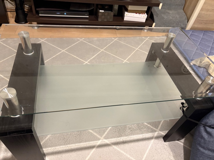 ソファ、ガラステーブル（家具・寝具）の商品画像 - 査定依頼日：2025年11月29日 - 最高査定価格：3,000円