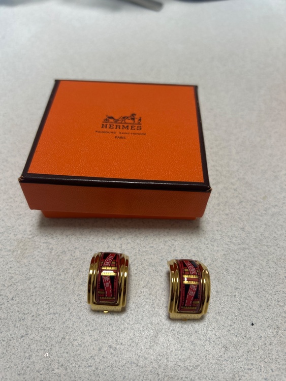 イヤリング（ブランド財布・小物）の商品画像 - 査定依頼日：2025年12月21日 - 最高査定価格：4,100円