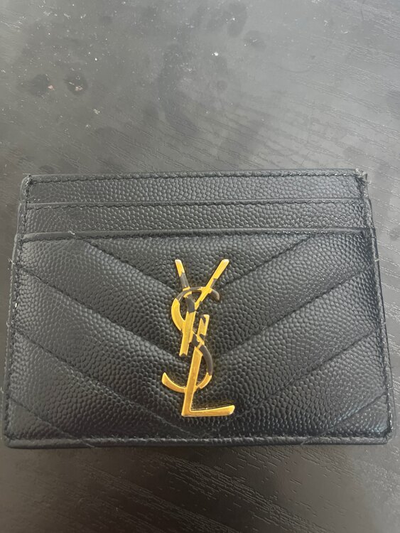 カードケース（ブランド財布・小物）の商品画像 - 査定依頼日：2025年4月22日 - 最高査定価格：10,000円