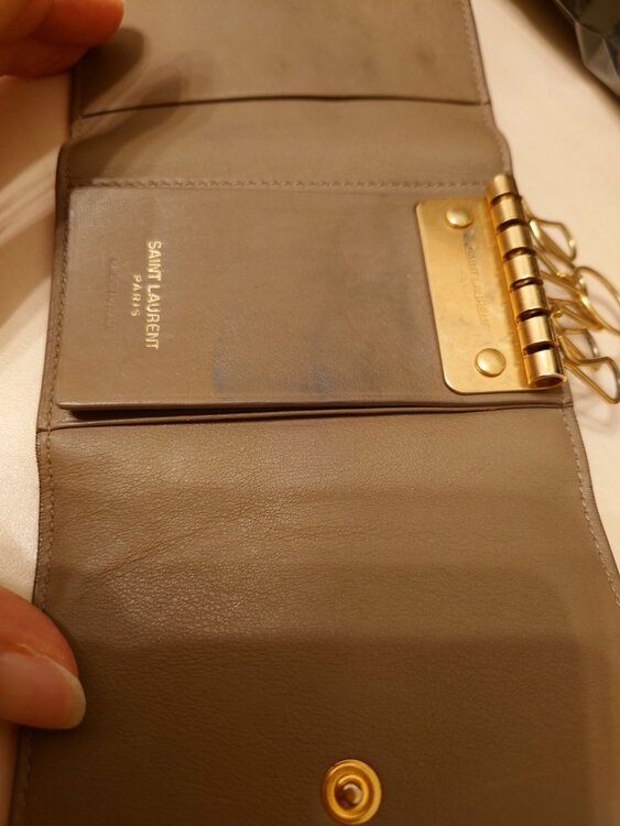 イブサンローラン  （ブランドバッグ）の商品画像 - 査定依頼日：2026年2月27日 - 最高査定価格：3,000円