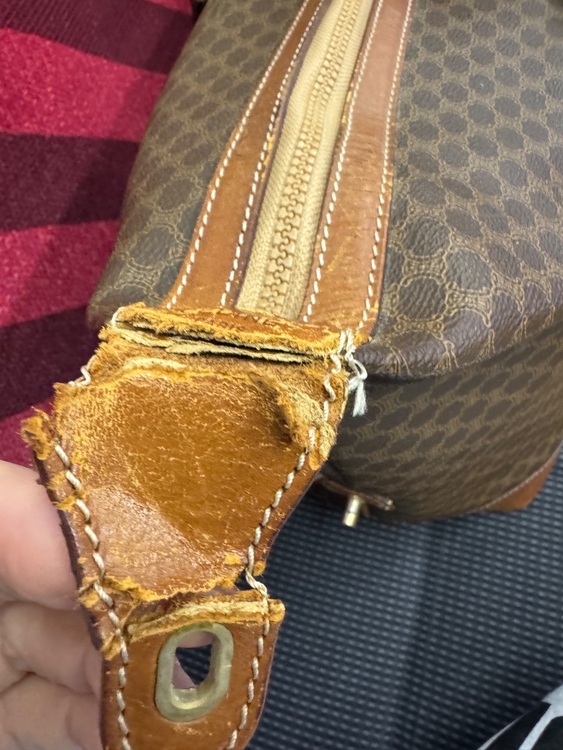 トラベルバック（ブランドバッグ）の商品画像 - 査定依頼日：2025年12月2日 - 最高査定価格：12,000円