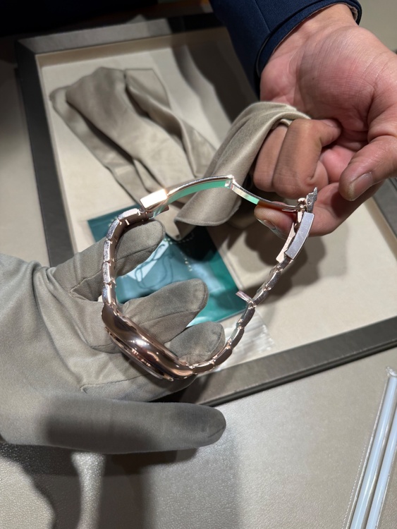 ロレックス デイトナ 12650（高級時計）の商品画像 - 査定依頼日：2026年3月22日 - 最高査定価格：9,700,000円