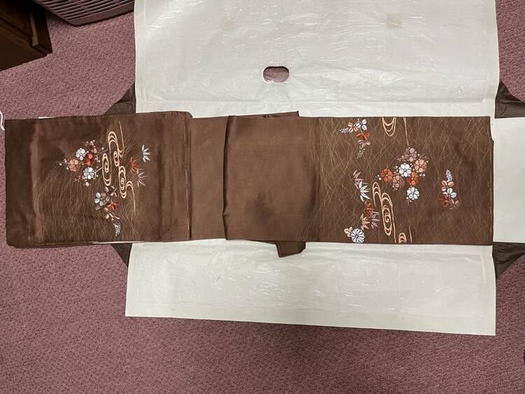 刺繍の訪問着（着物）の商品画像 - 査定依頼日：2026年4月4日 - 最高査定価格：5,000円