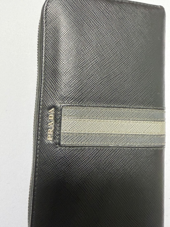 サフィアーノウォレット（ブランド財布・小物）の商品画像 - 査定依頼日：2026年4月20日 - 最高査定価格：100,000円