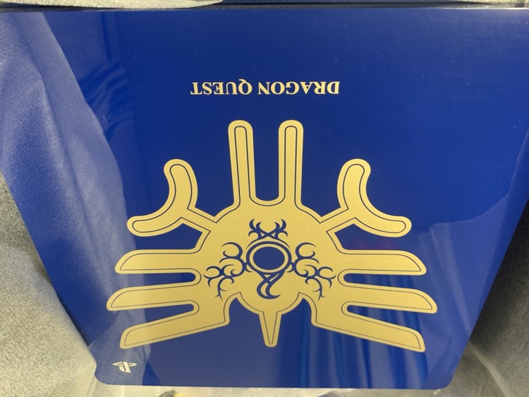 プレイステーション4本体 ドラゴンクエスト ロト エディション(HDD 1TB/（ゲーム機本体・ゲームソフト）の商品画像 - 査定依頼日：2022年6月15日 - 最高査定価格：20,000円