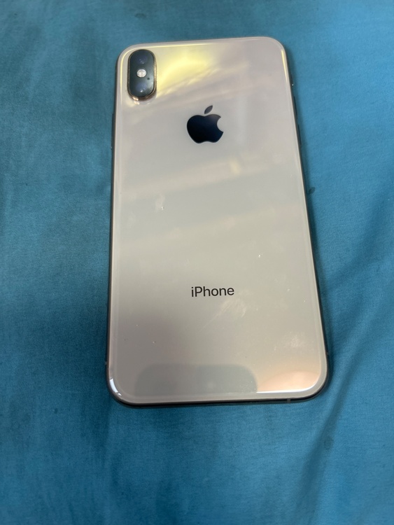 iPhone XS（スマホ）の商品画像 - 査定依頼日：2026年3月31日 - 最高査定価格：13,000円