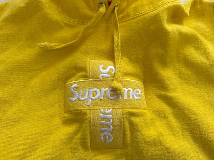 ボックスロゴフーディー（古着・ファッション）の商品画像 - 査定依頼日：2026年1月12日 - 最高査定価格：12,000円