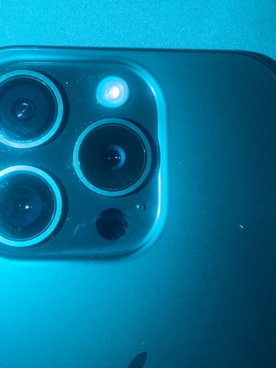 iPhone15Pro（スマホ）の商品画像 - 査定依頼日：2026年3月2日 - 最高査定価格：81,000円