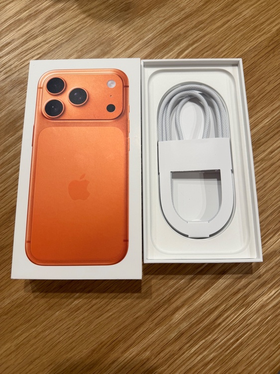 iPhone iPhone 17 Pro 256GB SIMフリー（スマホ）の商品画像 - 査定依頼日：2026年9月15日 - 最高査定価格：150,000円