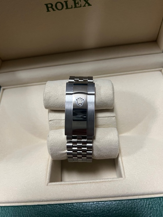 ロレックス スカイドゥエラー 33693（高級時計）の商品画像 - 査定依頼日：2025年7月23日 - 最高査定価格：3,050,000円