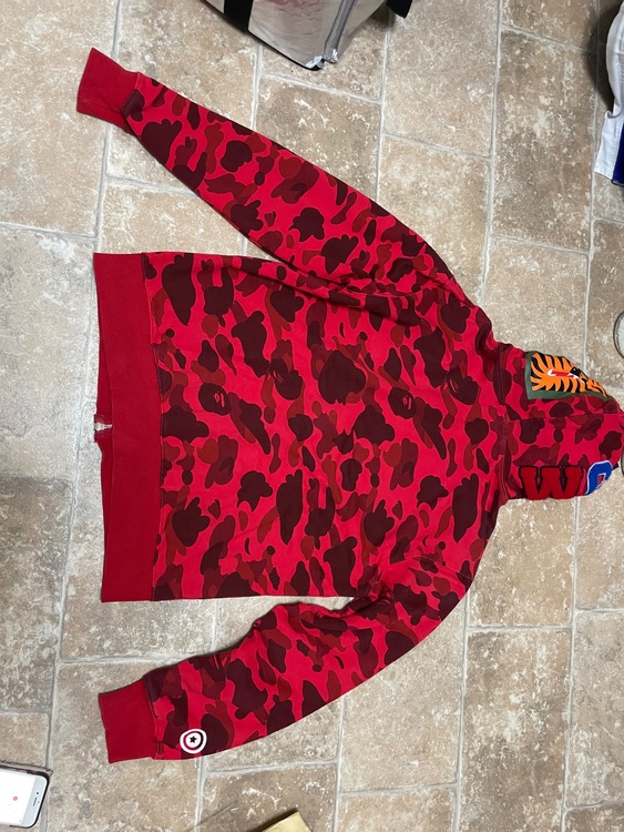 シャークパーカー（古着・ファッション）の商品画像 - 査定依頼日：2025年11月7日 - 最高査定価格：100,000円