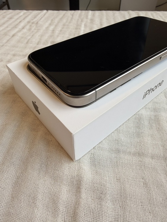 iPhone 15 Pro 128GB ナチュラルチタニウム SIMフリー（スマホ）の商品画像 - 査定依頼日：2026年5月6日 - 最高査定価格：85,000円