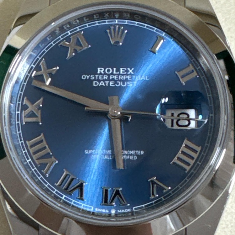 ロレックス デイトジャスト41mm  126300 アズーロブルー（高級時計）の商品画像 - 査定依頼日：2025年6月20日 - 最高査定価格：1,380,000円