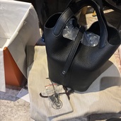 ピコタンPMブラック（ブランドバッグ）の商品画像 - 査定依頼日：2025年11月20日 - 最高査定価格：480,000円