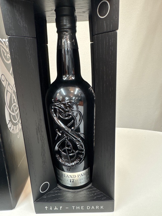 HIGHLANDPARK THEDARK 17y（お酒）の商品画像 - 査定依頼日：2025年6月3日 - 最高査定価格：62,000円