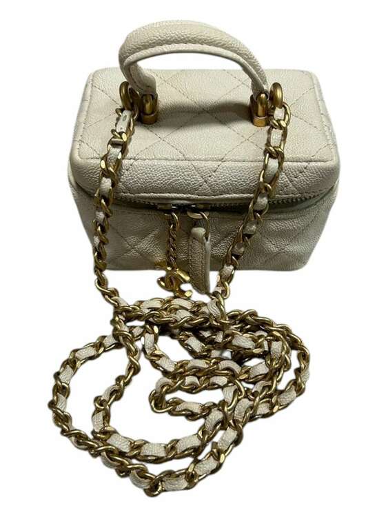 マトラッセ　ミニバニティ（ブランドバッグ）の商品画像 - 査定依頼日：2024年12月21日 - 最高査定価格：100,000円