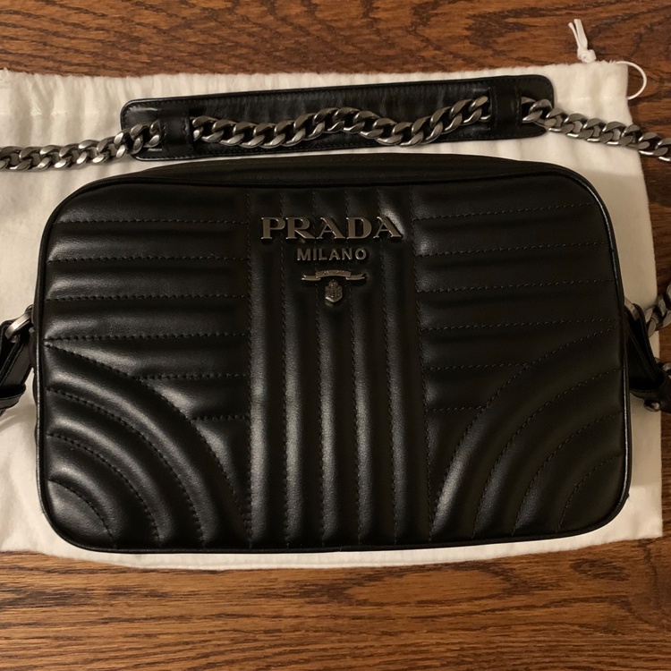 プラダ  （ブランドバッグ）の商品画像 - 査定依頼日：2026年2月8日 - 最高査定価格：110,000円
