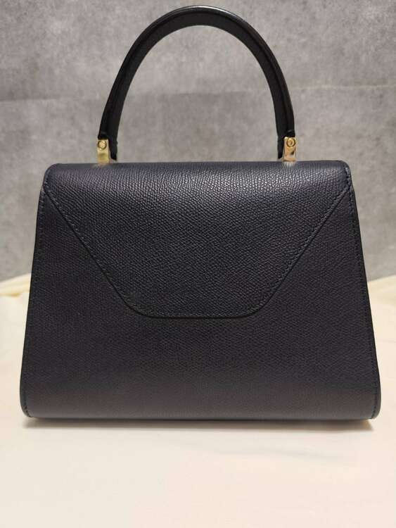 ヴァレクストラ  （ブランドバッグ）の商品画像 - 査定依頼日：2025年4月15日 - 最高査定価格：150,000円