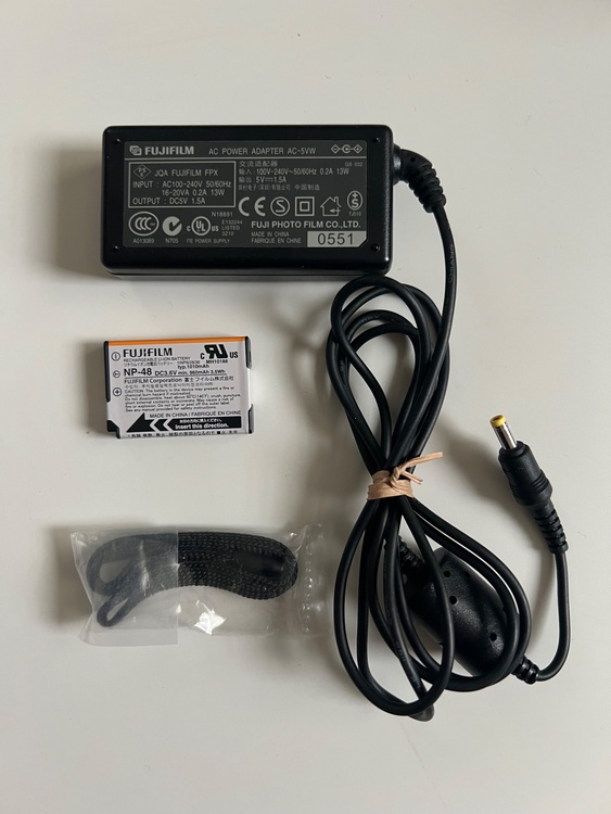 XQ1（カメラ）の商品画像 - 査定依頼日：2026年4月11日 - 最高査定価格：25,000円