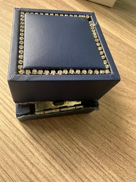 不明（宝石）の商品画像 - 査定依頼日：2025年5月16日 - 最高査定価格：50,000円