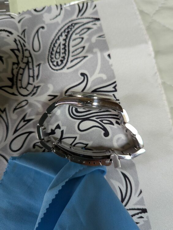 ロレックス エクスプローラー 114270（高級時計）の商品画像 - 査定依頼日：2025年10月4日 - 最高査定価格：930,000円