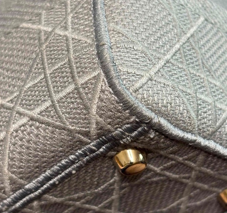 レディディライト（ブランドバッグ）の商品画像 - 査定依頼日：2025年11月27日 - 最高査定価格：200,000円