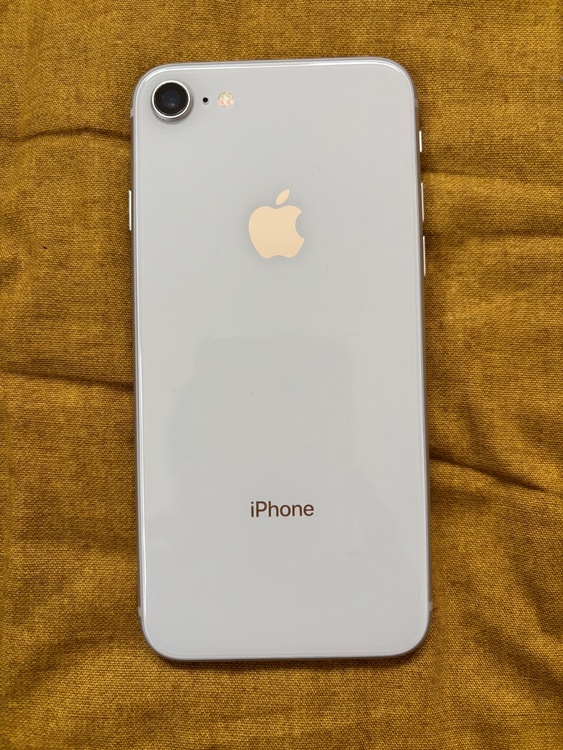 iPhone iPhone8 64GB SIMフリー（スマホ）の商品画像 - 査定依頼日：2026年5月23日 - 最高査定価格：3,500円