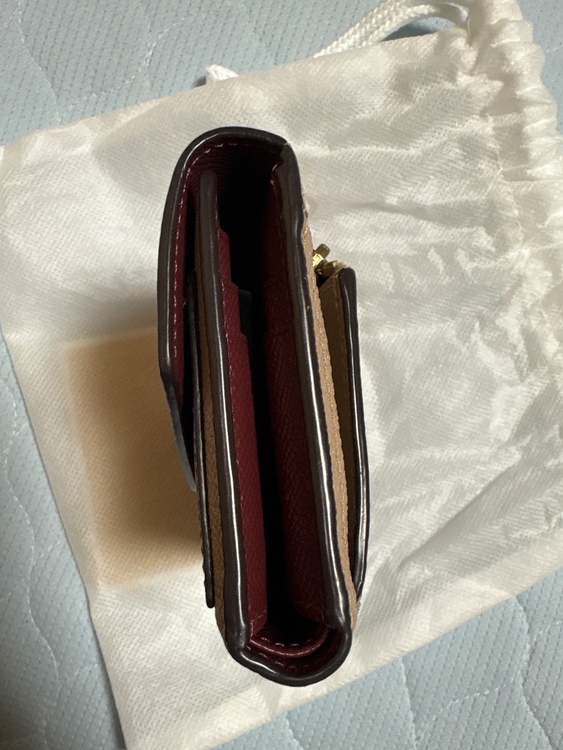 財布（ブランド財布・小物）の商品画像 - 査定依頼日：2026年8月19日 - 最高査定価格：1,000円