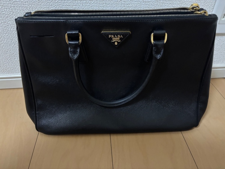 ガレリア　サフィアーノ　レザーブラック（ブランドバッグ）の商品画像 - 査定依頼日：2025年11月15日 - 最高査定価格：160,000円