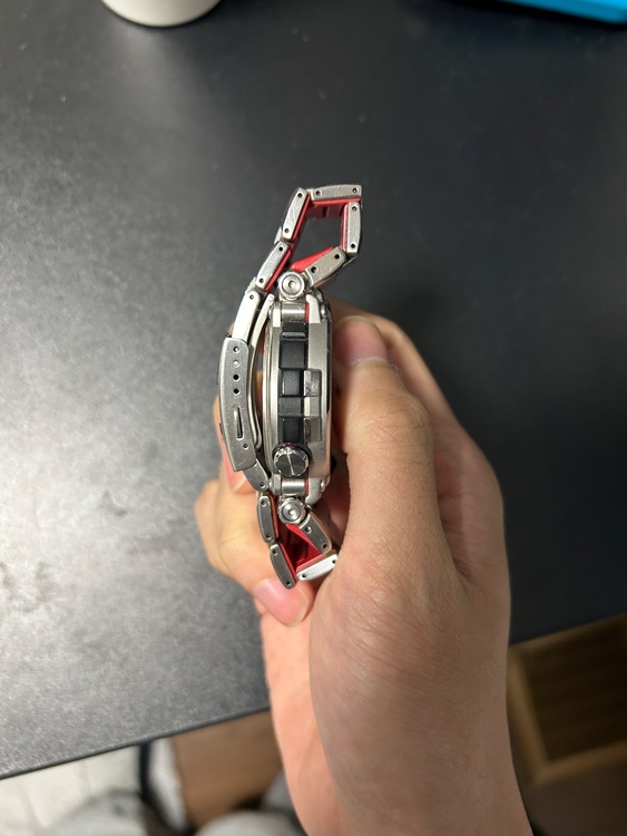 G-SHOCK MTG-G1000D 1AJF（高級時計）の商品画像 - 査定依頼日：2025年12月11日 - 最高査定価格：15,500円