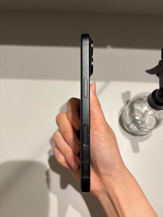 iPhone iPhone 16 128GB SIMフリー（スマホ）の商品画像 - 査定依頼日：2026年10月13日 - 最高査定価格：88,000円