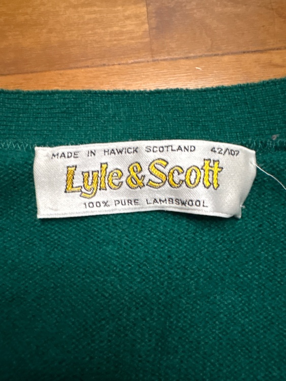 Lyle & Scott ウールカーディガン（古着・ファッション）の商品画像 - 査定依頼日：2026年4月27日 - 最高査定価格：500円