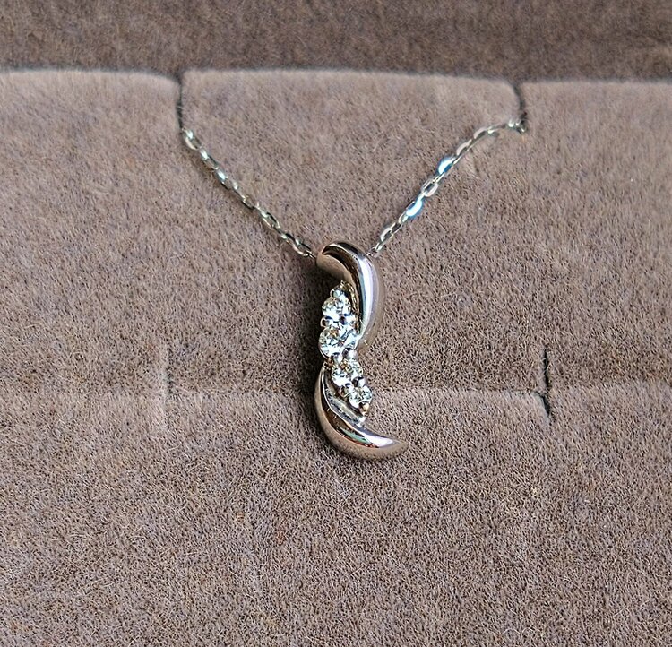 festaria　VOYAGE　10K　ホワイトゴールド　 ダイヤモンド4石　ネ（金・貴金属）の商品画像 - 査定依頼日：2026年1月21日 - 最高査定価格：15,000円